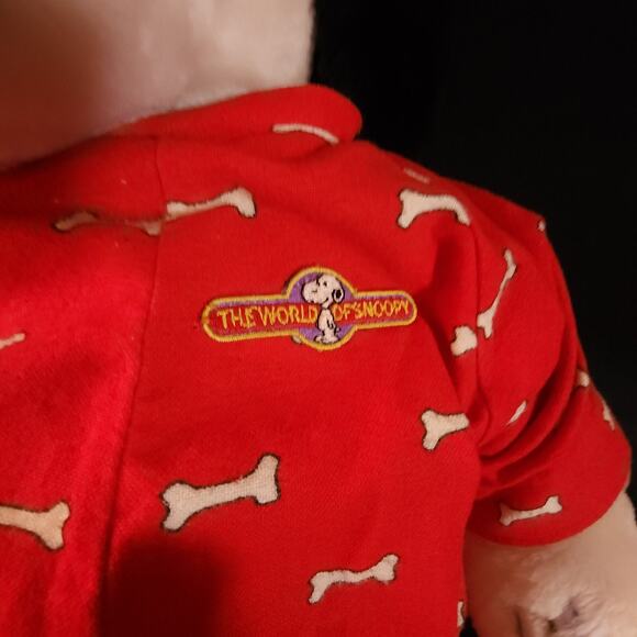 Rare Vintage The World Of Wonder Snoopy Stuffed Toy Figure w/ Red Pajamas Outfit - Picture 3 of 11